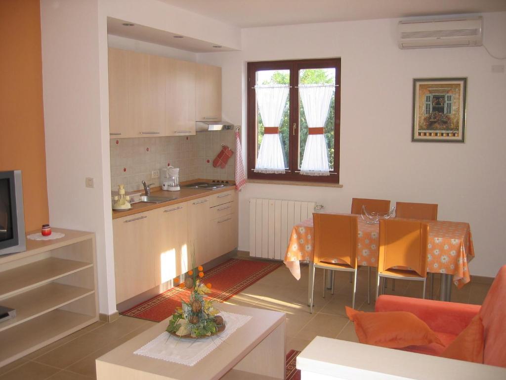 Apartments Mediteraneo Tar-Vabriga المظهر الخارجي الصورة