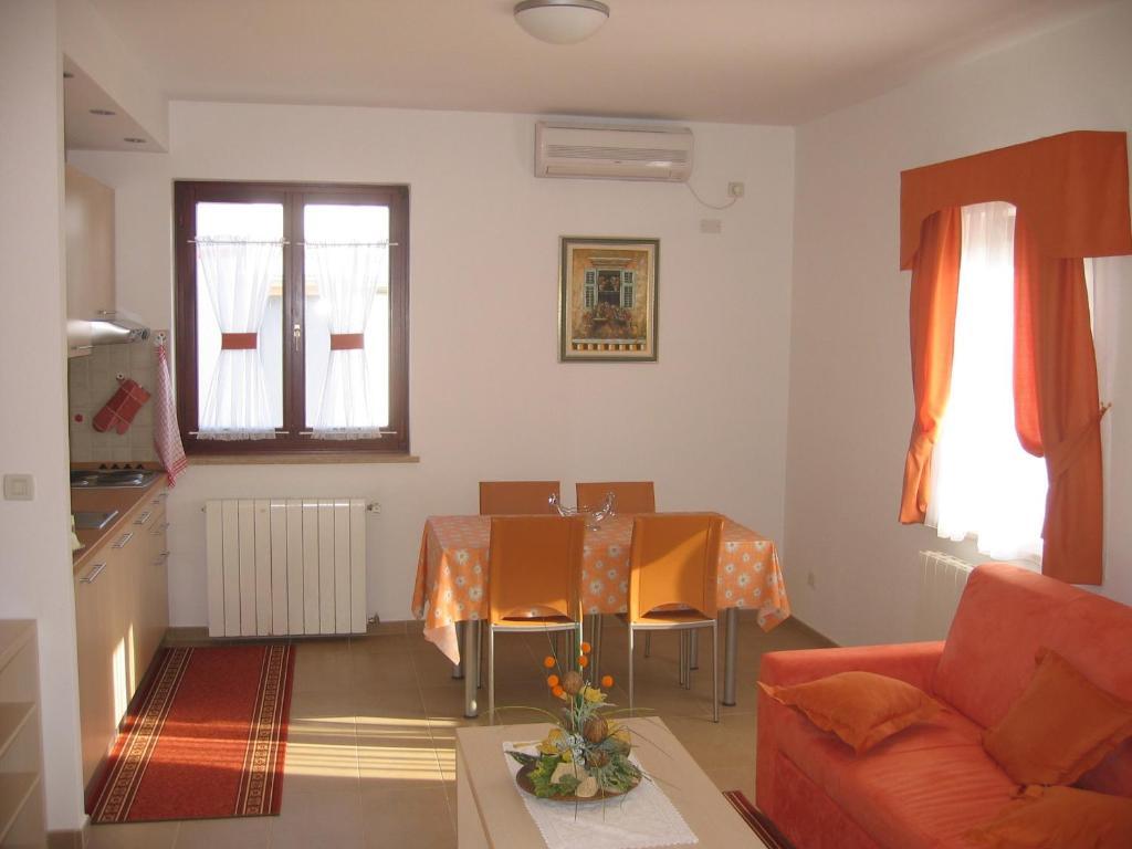 Apartments Mediteraneo Tar-Vabriga المظهر الخارجي الصورة